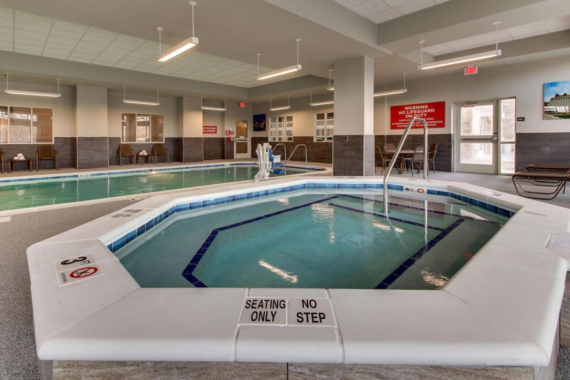 Drury Inn & Suites Cleveland Beachwood Eksteriør billede