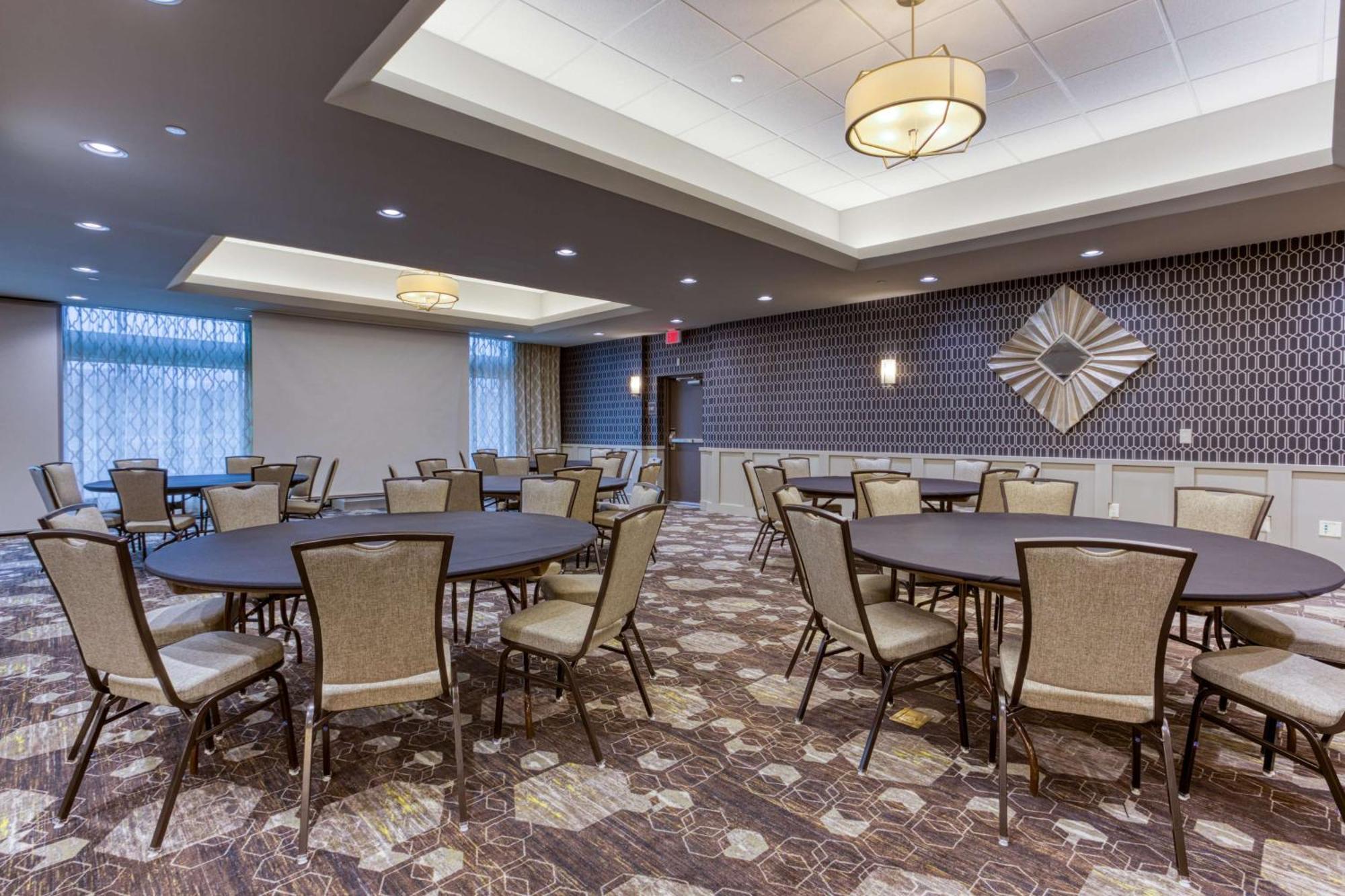 Drury Inn & Suites Cleveland Beachwood Eksteriør billede