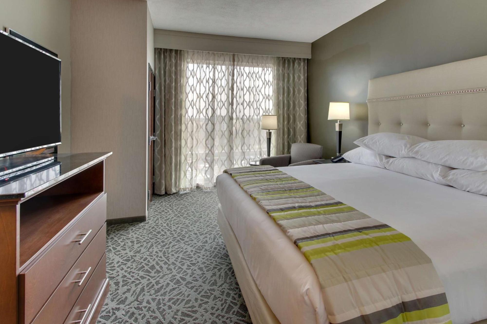 Drury Inn & Suites Cleveland Beachwood Eksteriør billede