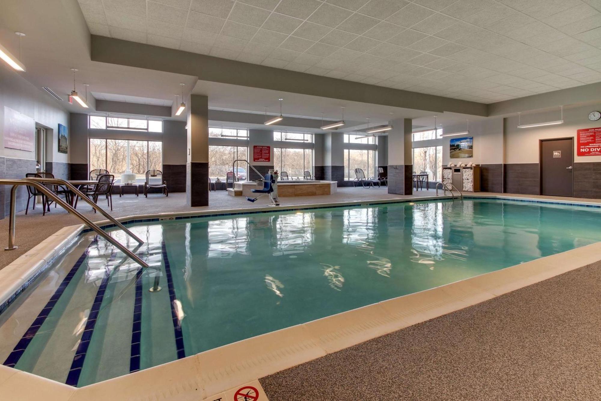 Drury Inn & Suites Cleveland Beachwood Eksteriør billede