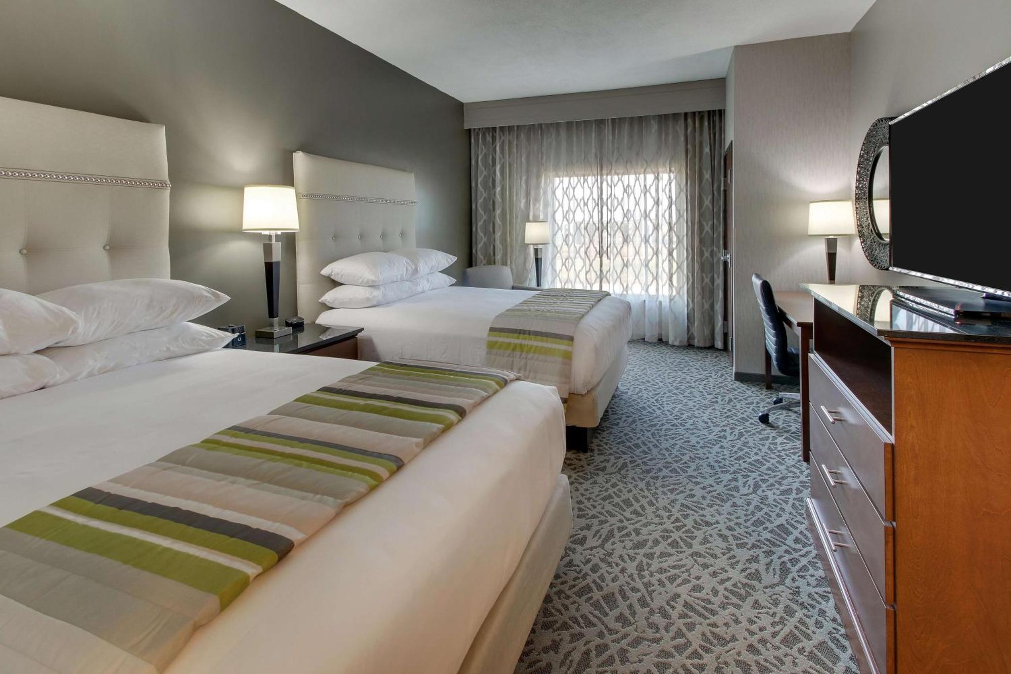 Drury Inn & Suites Cleveland Beachwood Eksteriør billede